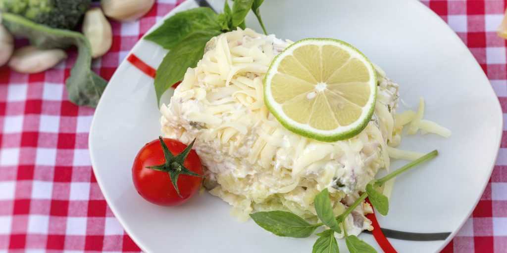 10 сытных салатов с ветчиной, которые хочется попробовать - лайфхакер