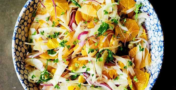 Праздничные салаты с апельсинами: 8 необычных пикантных рецептов