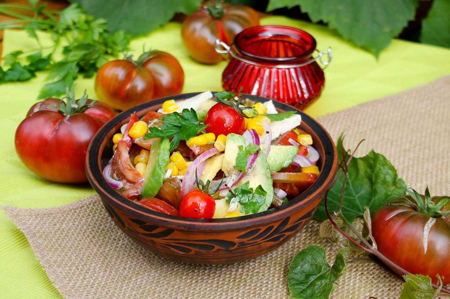 Салат с кедровыми орешками: рецепты с курицей, овощами, зеленью, виноградом и авокадо – рецепты с фото