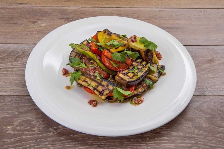 Как приготовить армянский салат из печеных овощей на мангале | oblacco