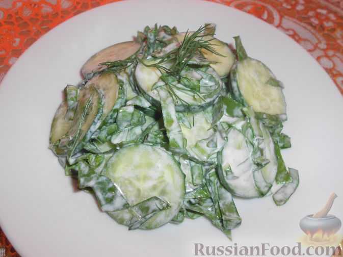 Салат из щавеля с яйцом и огурцом - весенние рецепты