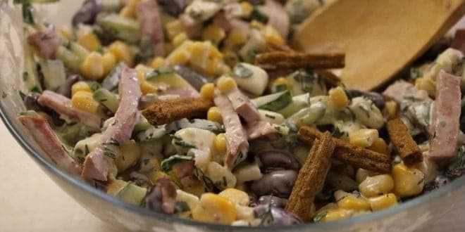 Салат с фасолью и сухариками — 10 пошаговых рецептов приготовления