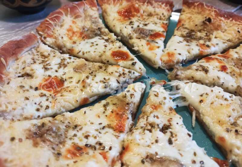 С грушей и сыром — мой любимейший рецепт пиццы: обожаю с первого кусочка