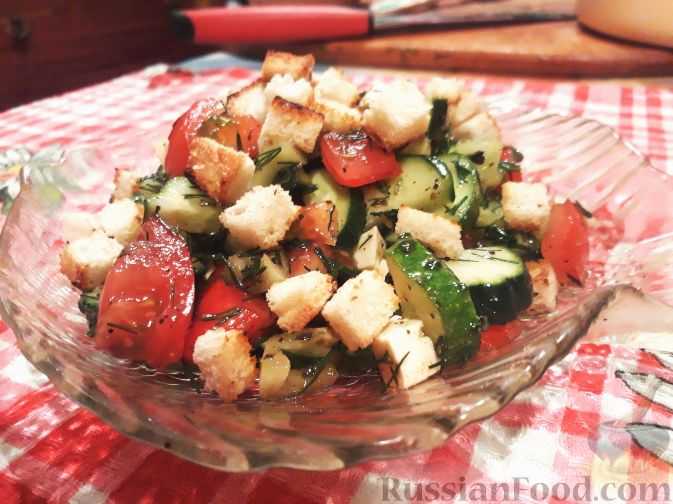 Панцанелла — свежий, хрустящий салат родом из тосканы