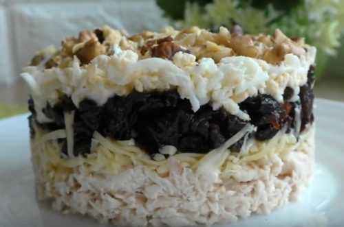 Салат курица с черносливом и грецким орехом рецепт с фото пошагово и видео - 1000.menu