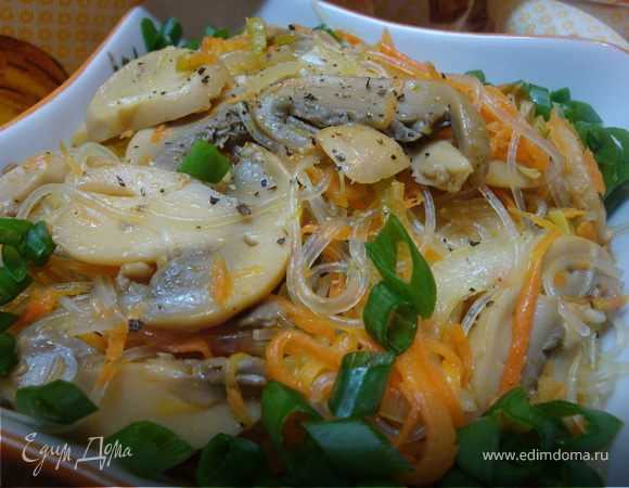 Салат с фунчозой и курицей и соевым соусом рецепт с фото пошагово - 1000.menu