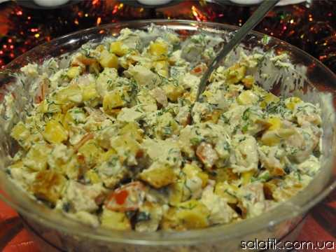 Салат с копченой курицей и сухариками - самые сочные и сытные блюда: рецепт с фото и видео