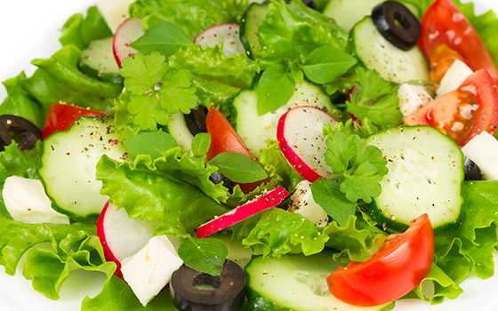 Салат с оливками – богатство вкуса: рецепт с фото и видео