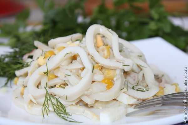 Салат с кальмарами и кукурузой » рецепты - готовим дома | «наобед.kz»