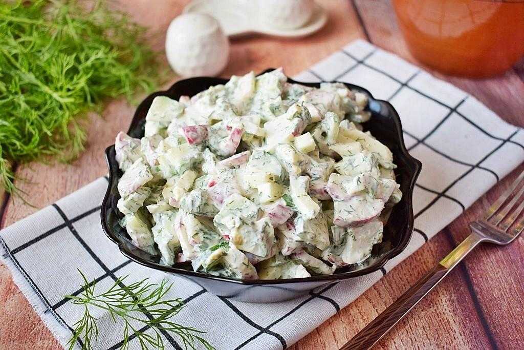 Салат из редиски с яйцом огурцом и зеленым луком рецепт с фото пошагово - 1000.menu