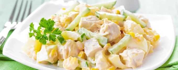 Салат с ананасами и курицей: 8 классических рецептов