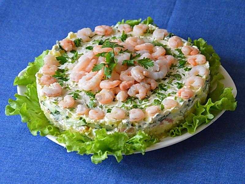 Салат из копченой скумбрии - оригинальные рецепты сытных закусок