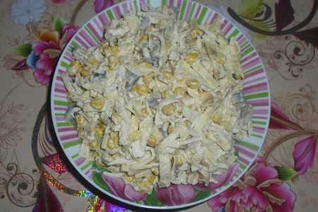 Салат с яичными блинчиками курой сыром рецепт с фото пошагово - 1000.menu