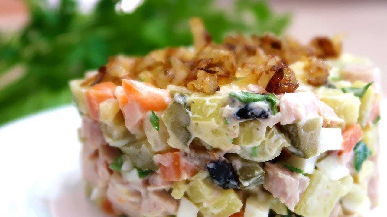 Салат с курицей черносливом и сыром рецепт с фото пошагово - 1000.menu