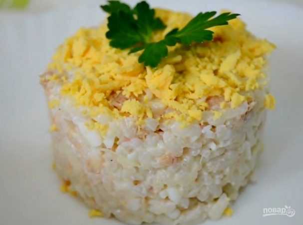 Рыбный салат с рисом – и в будни, и в праздник! рыбные салаты с рисом из консервированной, свежей, копченой, солёной рыбы - автор екатерина данилова - журнал женское мнение