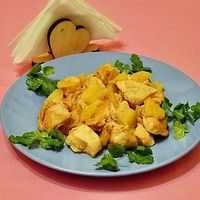 4 рецепта салатов с курицей, ананасами, сыром и…
