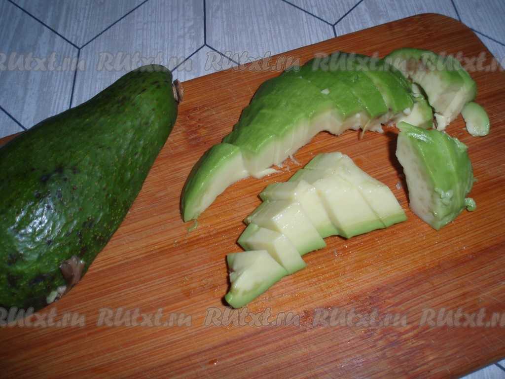 Салат из авокадо с сыром и гранатом - 8 пошаговых фото в рецепте