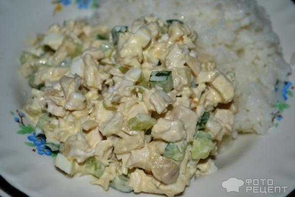Салат с грибами и курицей слоями — рецепты приготовления слоёных, праздничных салатов