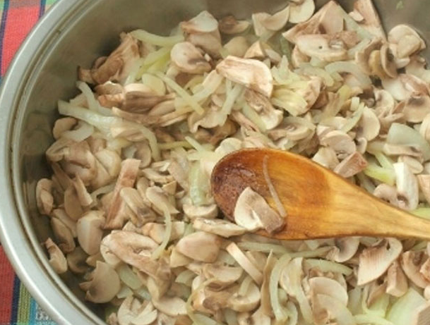 10 рецептов салата из слабосолёной сёмги — как приготовить очень вкусно