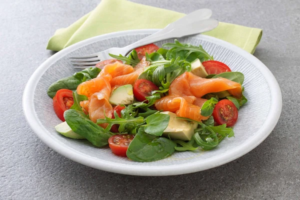 Салат с красной рыбой. 12 пошаговых рецептов вкуснейших салатов к празднику