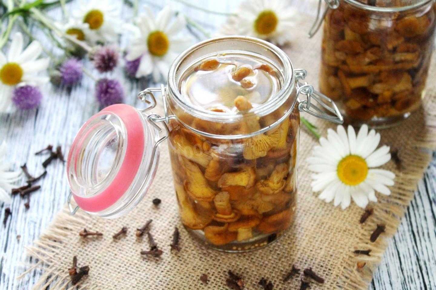 Хрустящие маринованные лисички на зиму: 5 простых рецептов приготовления