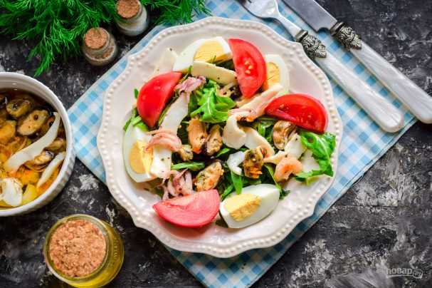 Салат из морского коктейля – 8 рецептов приготовления