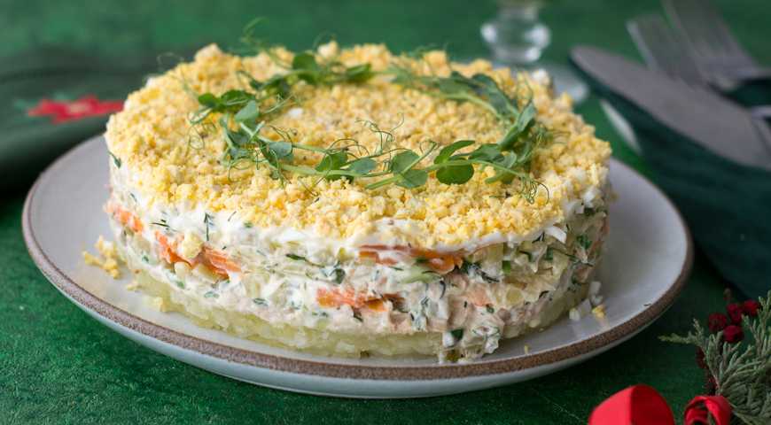 Салат с рисом и рыбными консервами - 10 пошаговых фото в рецепте