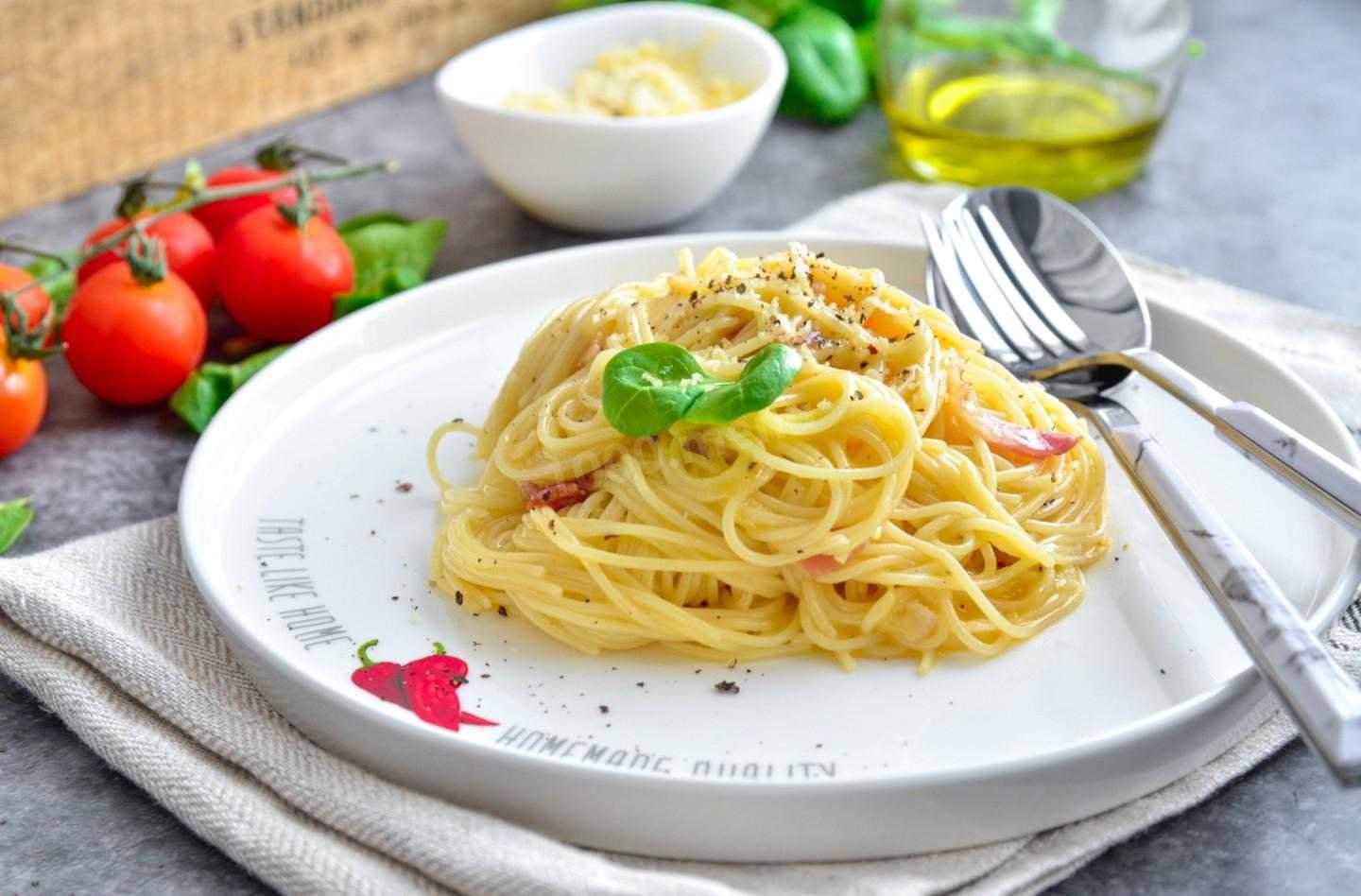 Сливочный соус для спагетти: рецепты приготовления с грибами, сыром и креветками