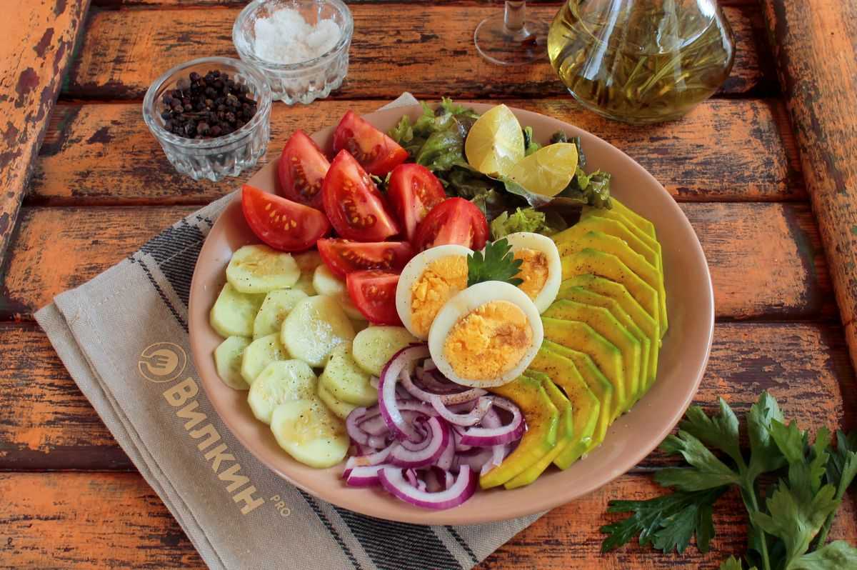 Салат с авокадо и кукурузой - 102 рецепта: салаты | foodini