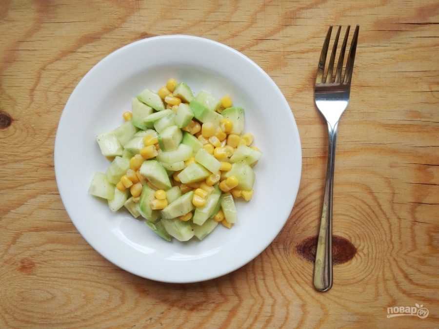 Салат с авокадо и курицей - не нуждается в заправке: рецепт с фото и видео