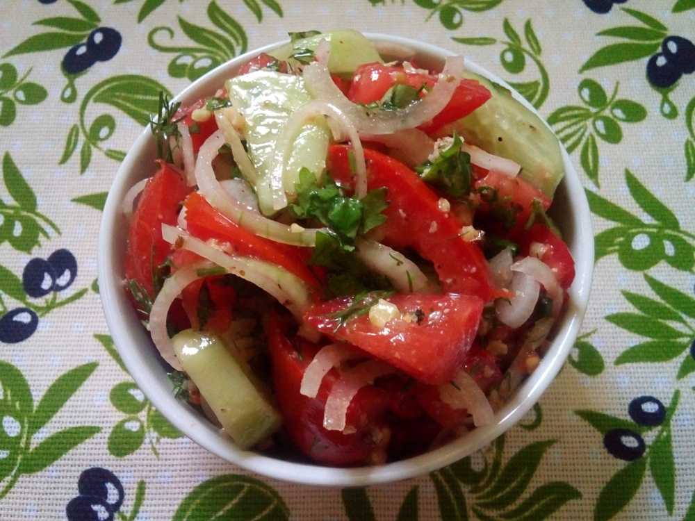 Рецепты зеленый салат с грецкими орехами