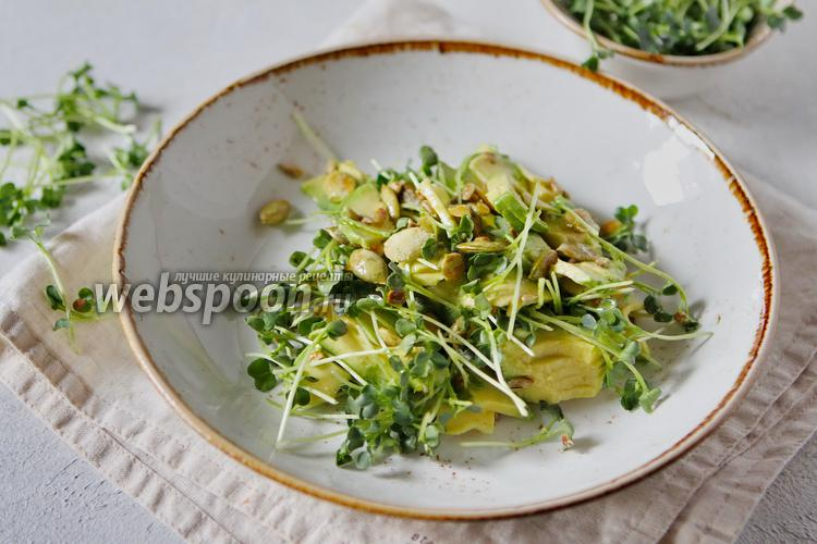Салат из шпината , авокадо, огурцами и перцем рецепт с фото пошагово и видео - 1000.menu