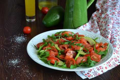 Как приготовить интересные салат со шпинатом и авокадо? | рутвет - найдёт ответ!