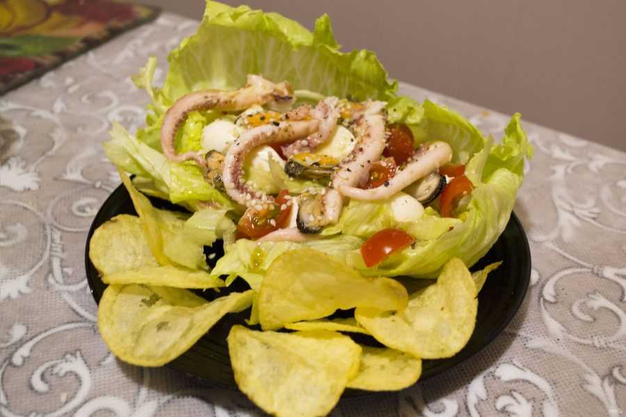 Салат с мидиями - 15 рецептов приготовления пошагово - 1000.menu