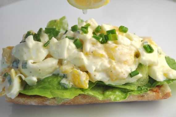 10 яичных салатов, которые выручат в любой ситуации