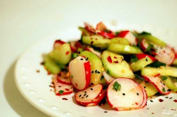 Салат из редиса с огурцом и яйцом – витамины и калории: рецепт с фото и видео