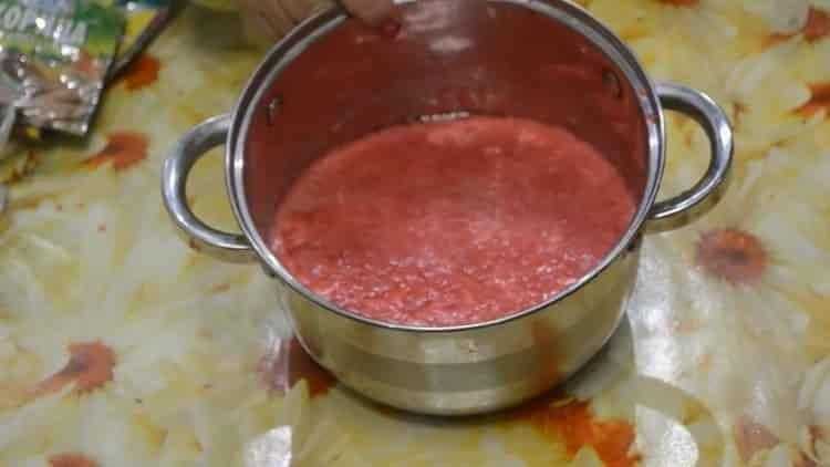 Соус из красной смородины на зиму: можно ли подавать к мясу и рыбе и какие есть рецепты, есть ли бесподобный способ приготовления кетчупа, как он хранится