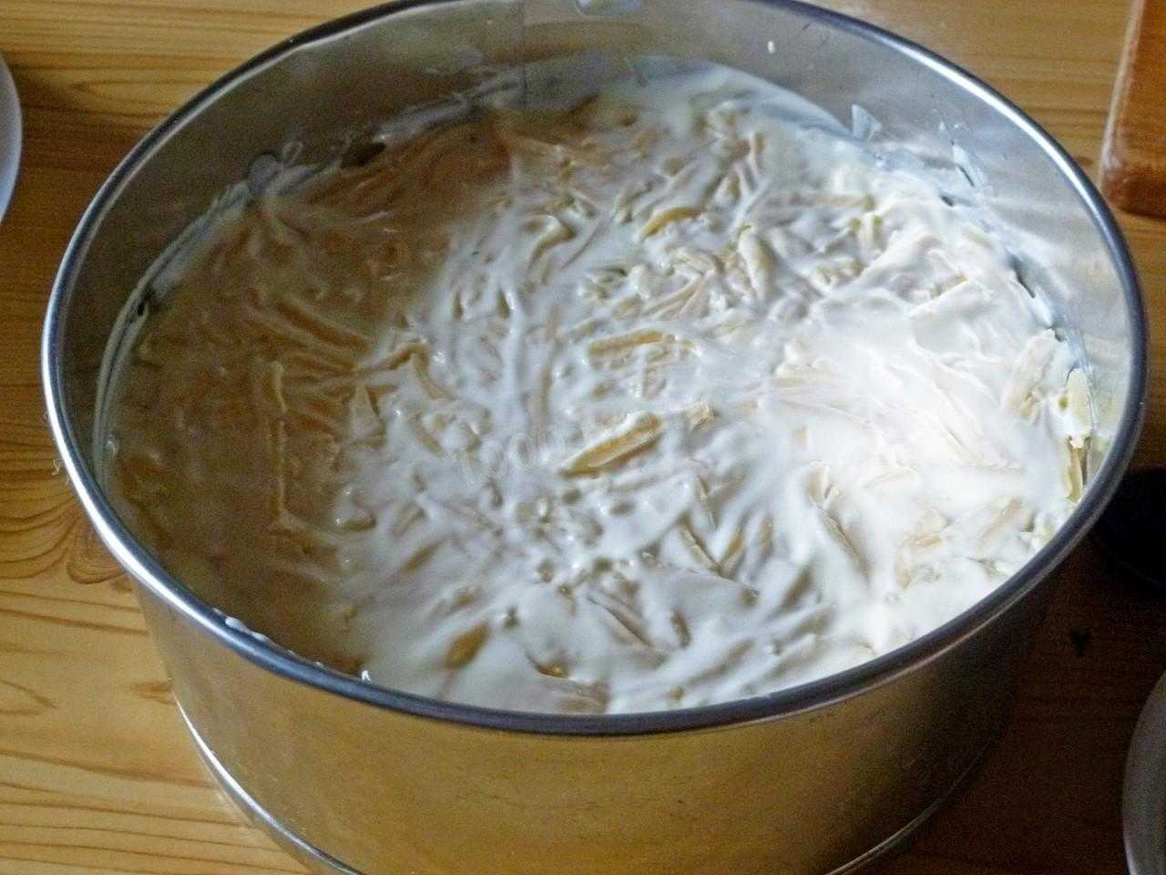 Рецепт: салат  грибная поляна — вкусно и сытно!
