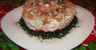 Слоёный салат из лосося и твердого сыра с майонезом рецепт с фото пошагово и видео - 1000.menu