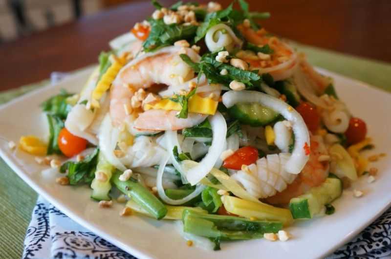 Как приготовить кальмары – 13 оригинальных салатов