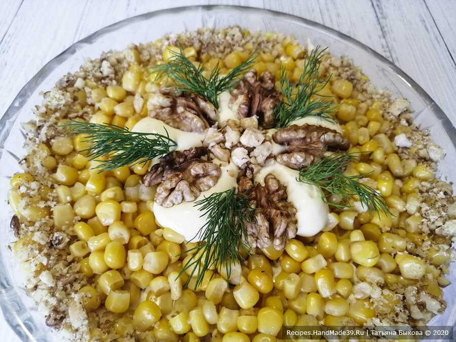 Салат из чернослива курицы и грецких орехов – излюбленное блюдо любой хозяйки: рецепт с фото и видео