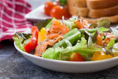 Салат с лососем: топ-11 рецептов, пошаговое приготовление