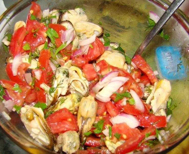 Салат из кальмаров и мидий с чипсами “жемчужина моря”, пошаговый рецепт с фото | кулинарный портал