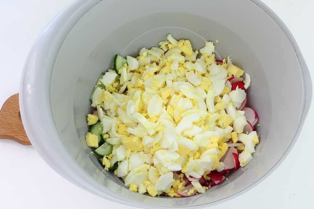 Вкусный весенний салат. 10 рецептов простых и легких салатов из свежих овощей