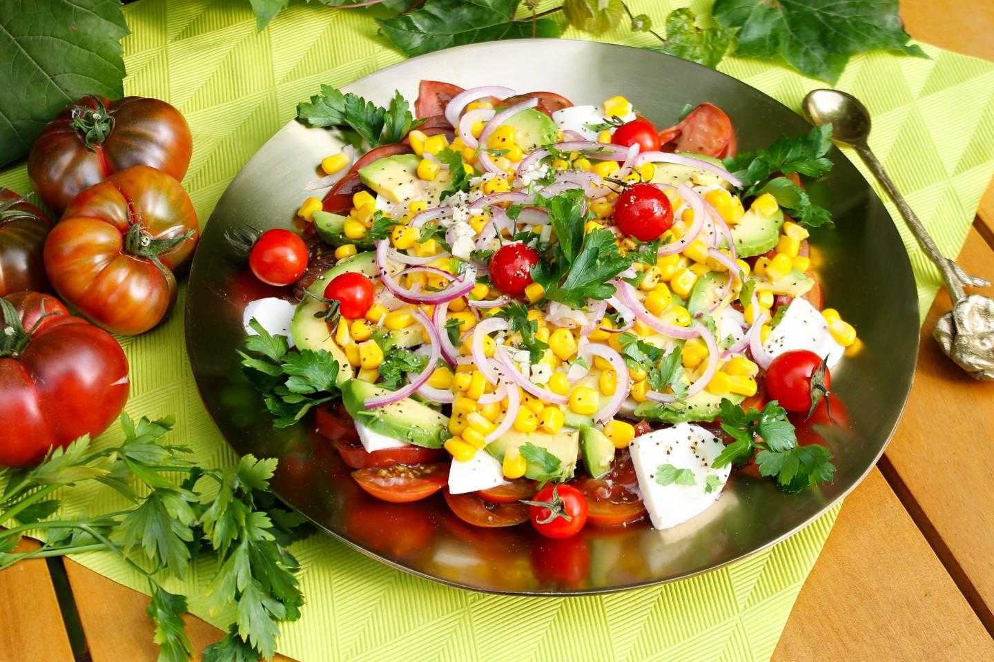 Рецепты салатов с кукурузой и авокадо