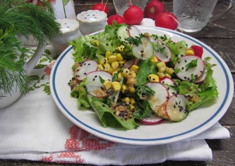 Весенний салат с редиской и огурцом - 7 пошаговых фото в рецепте