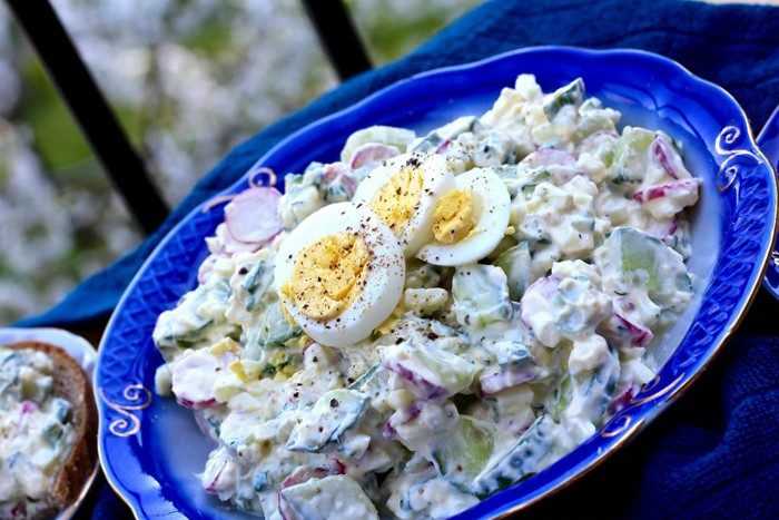 Простой салат с редиской и яйцом - вкусные рецепты от receptpizza.ru
