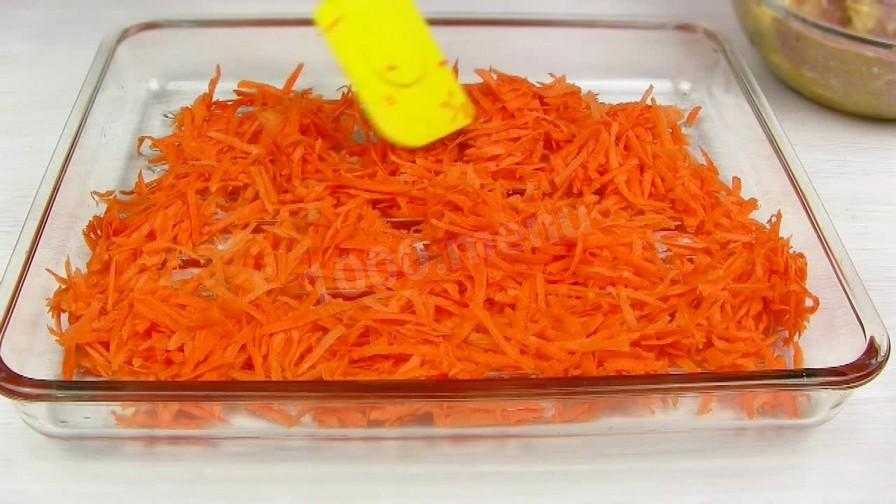 Свинина в морковной шубе в духовке
