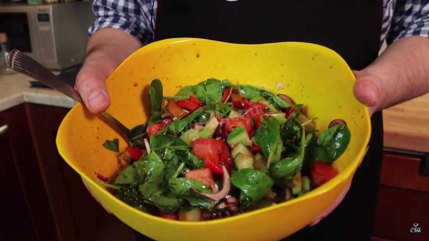 Как приготовить интересные салат со шпинатом и авокадо? | рутвет - найдёт ответ!