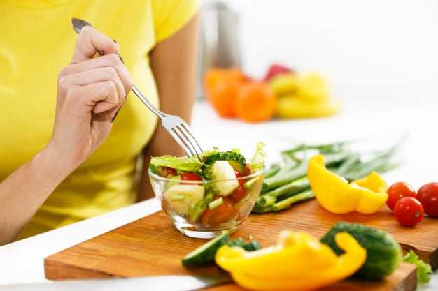 10 рецептов вкусных и полезных диетических салатов для похудения и правильного питания